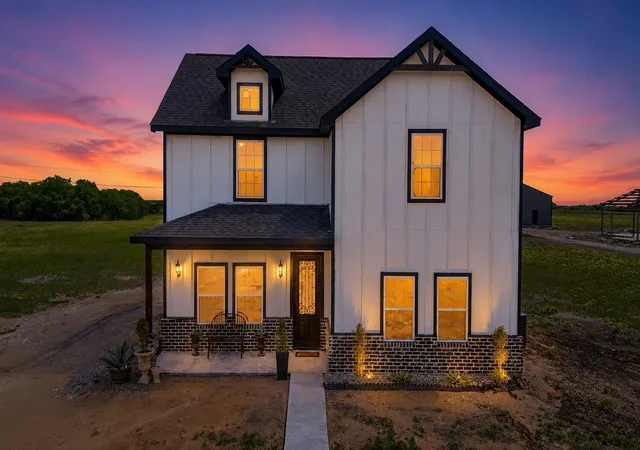 Photo 1 of Single family home for sale at 505 Farmer Rd, Ennis, TX 75119 | MLS# 21246802 | Listing updated on 2026-08-26