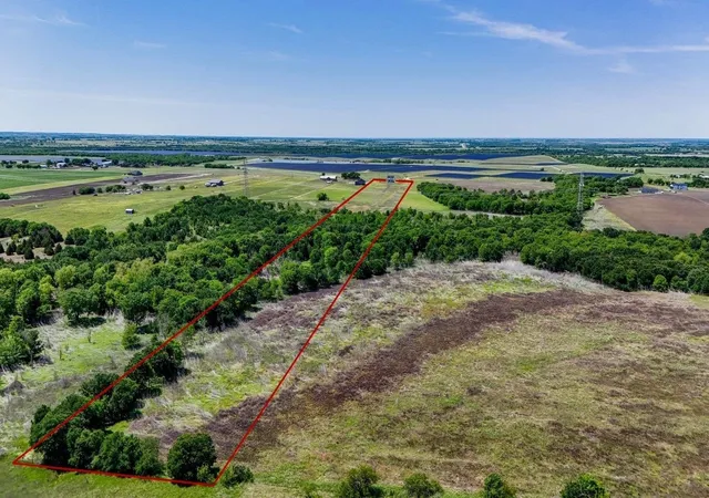 Photo 2 of Single family home for sale at 505 Farmer Rd, Ennis, TX 75119 | MLS# 21246802 | Listing updated on 2026-08-26