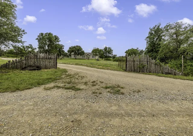 Photo 3 of Manufactured home for sale at 224 Rocky Hill Rd, Brownwood, TX 76801 | MLS# 21249324 | Listing updated on 2026-10-07