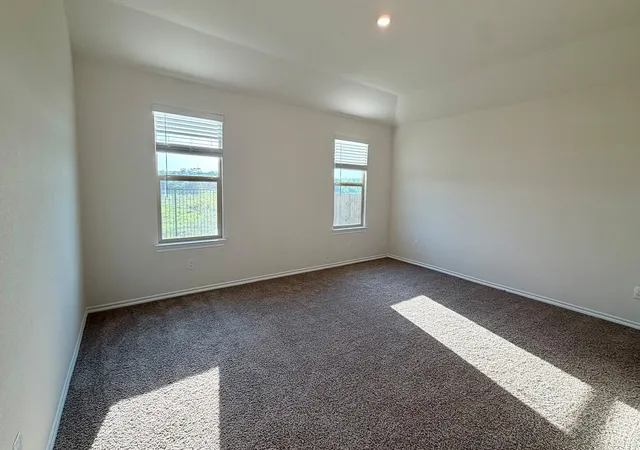 Photo 3 of Single family home for sale at 2005 Reveille Wy, Terrell, TX 75160 | MLS# 21249619 | Listing updated on 2026-10-02