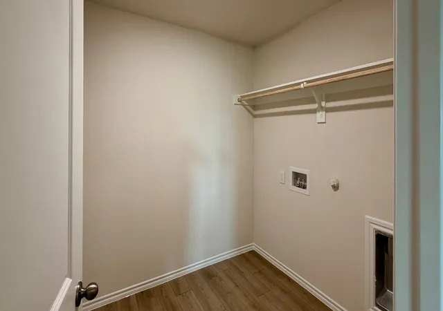 Photo 3 of Single family home for sale at 2005 Reveille Wy, Terrell, TX 75160 | MLS# 21249619 | Listing updated on 2026-10-02