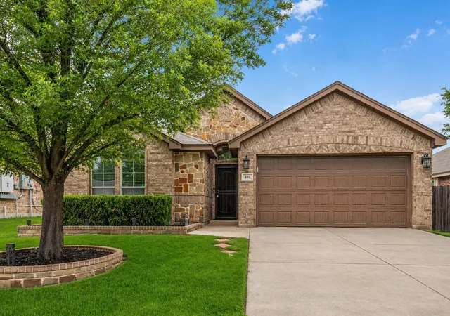 Photo 1 of Single family home for sale at 404 Brookhollow Lane, Fort Worth, TX 76131 | MLS# 21245122 | Listing updated on 2026-08-20