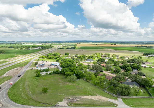 Homes for sale in Woodway, TX | 5153 Hwy 6, Woodway, TX 76712 | MLS# 21249054