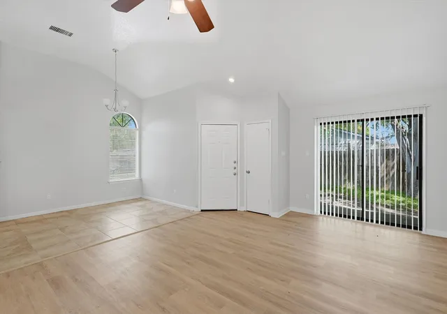 4th image of 6816 Fire Hill Dr, Fort Worth, TX 76137 | MLS# 21240068
