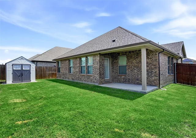 Homes for sale in Sanger, TX | 3017 Cliffview Dr, Sanger, TX 76266 | MLS# 21245542