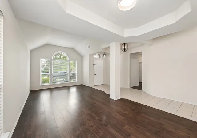 5th image of 207 Meredith Ct, Irving, TX 75063 | MLS# 21249345