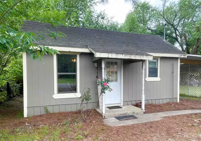 Photo 1 of Single family home for sale at 116 E Locust St, Collinsville, TX 76233 | MLS# 21247713 | Listing updated on 2026-07-23