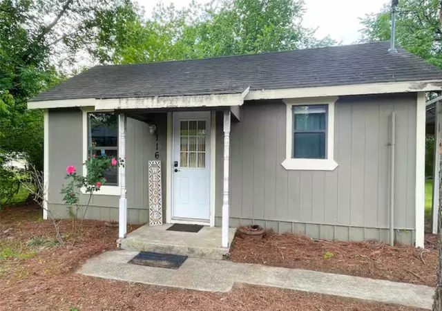 Photo 2 of Single family home for sale at 116 E Locust St, Collinsville, TX 76233 | MLS# 21247713 | Listing updated on 2026-07-23