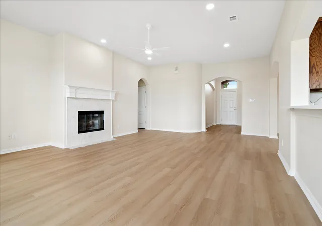 Photo 3 of Sale Pending at 11000 Owl Creek Dr, Fort Worth, TX 76179 | MLS# 21246248 | Listing updated on 2026-10-07