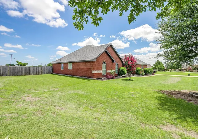 Homes for sale in Red Oak, TX | 101 Springfield Ln, Red Oak, TX 75165 | MLS# 21248322