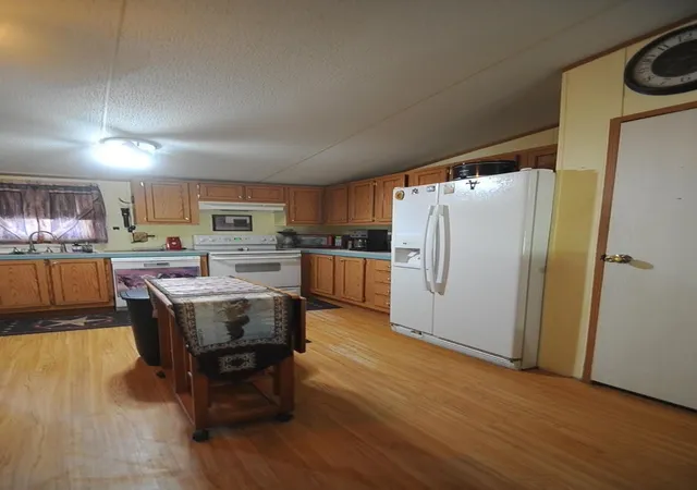 Photo 4 of Single family home for sale at 806 N Fm 1752, Savoy, TX 75479 | MLS# 21247588 | Listing updated on 2026-08-19