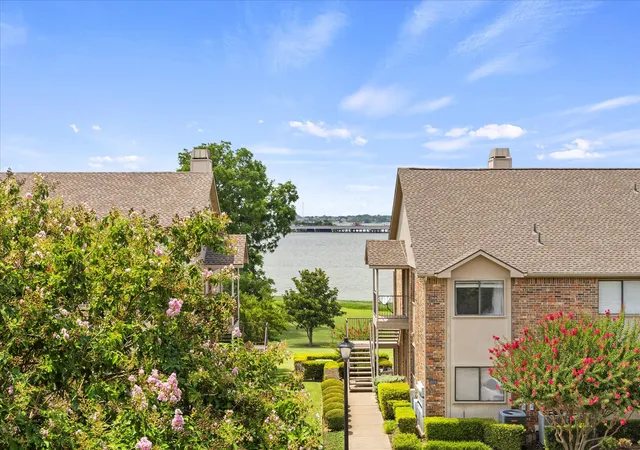 Photo 4 of Condo for sale at 1873 Signal Ridge Pl, Rockwall, TX 75032 | MLS# 21240779 | Listing updated on 2026-08-12