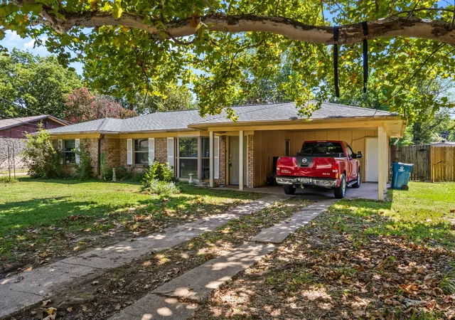 Homes for sale in Mount Pleasant, TX | 309 Henderson St, Mount Pleasant, TX 75455 | MLS# 21249786