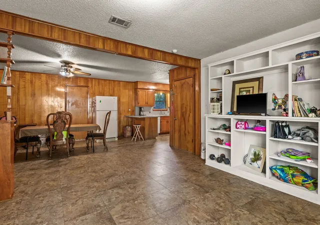 Homes for sale in Mount Pleasant, TX | 309 Henderson St, Mount Pleasant, TX 75455 | MLS# 21249786