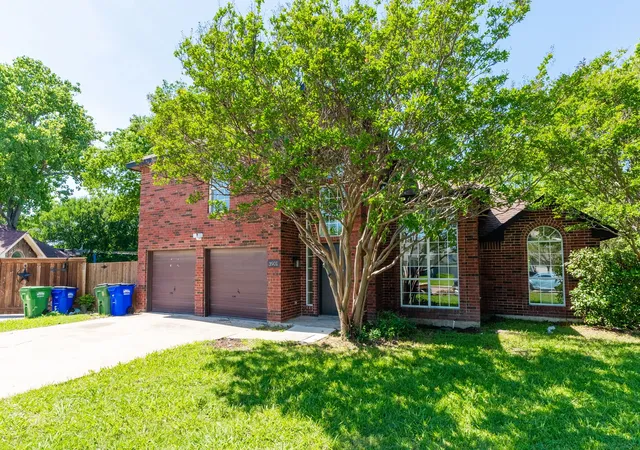 Photo 3 of Single family home for sale at 3901 Winter Park, Balch Springs, TX 75180 | MLS# 21245390 | Listing updated on 2026-08-29