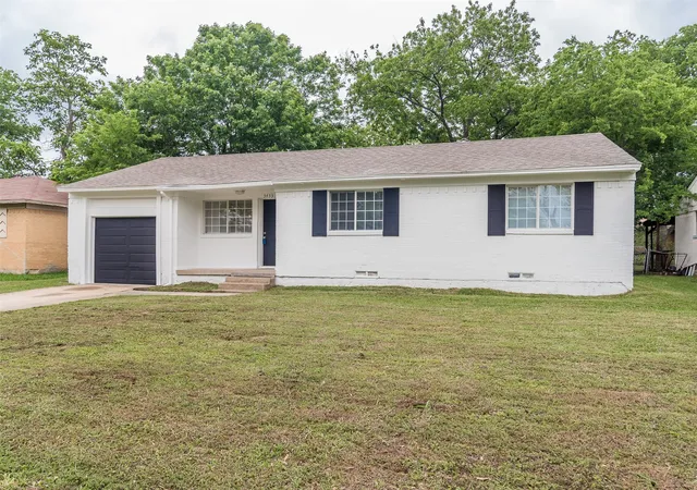 Photo 2 of Single family home for sale at 3433 Moon Dr, Mesquite, TX 75150 | MLS# 21249831 | Listing updated on 2026-08-19
