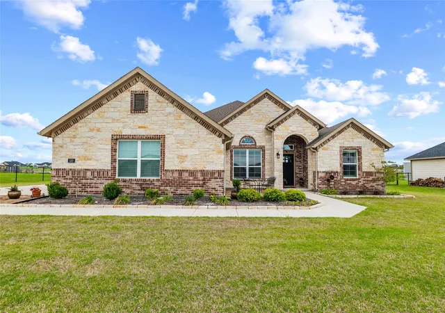 Photo 3 of Sale Pending at 130 Prairie Meadows Ct, Rhome, TX 76078 | MLS# 21245676 | Listing updated on 2026-07-20
