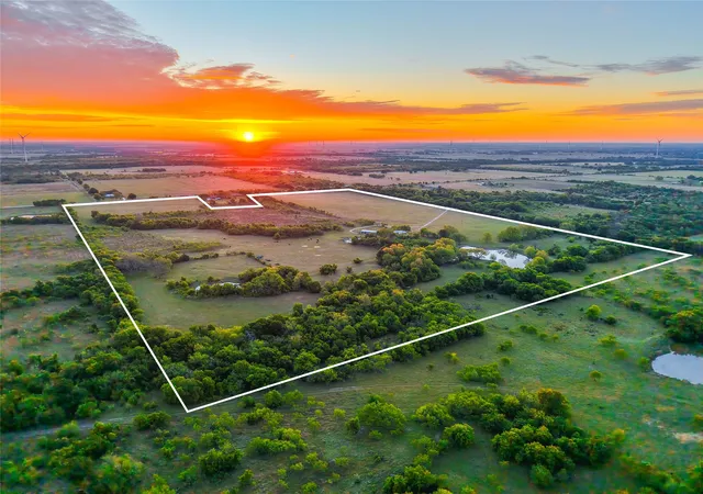 Photo 1 of Sale Pending at 148 Hcr 3341, Hubbard, TX 76648 | MLS# 21249561 | Listing updated on 2026-08-21