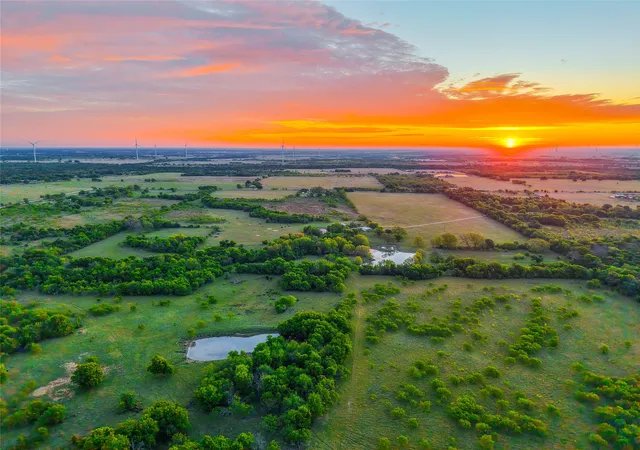 Photo 3 of Sale Pending at 148 Hcr 3341, Hubbard, TX 76648 | MLS# 21249561 | Listing updated on 2026-08-21