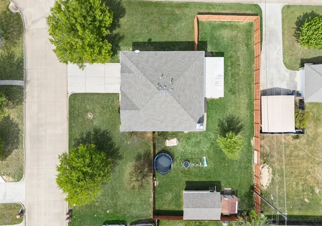 Photo 4 of Sale Pending at 1040 Canyon Dr, Justin, TX 76247 | MLS# 21249993 | Listing updated on 2026-07-20