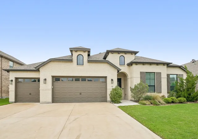 Photo 3 of Single family home for sale at 449 Country Meadows Blvd, Waxahachie, TX 75165 | MLS# 21248017 | Listing updated on 2026-10-04