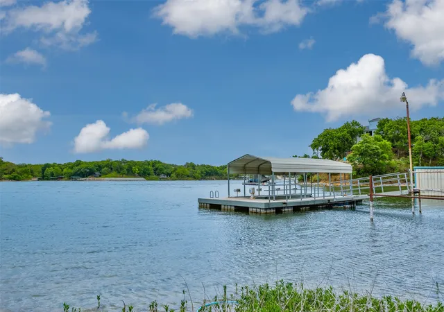 Photo 1 of Mansion for sale at 94 Arend Dr, Gainesville, TX 76240 | MLS# 21227308 | Listing updated on 2026-10-05