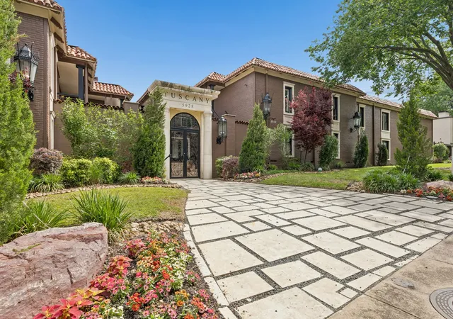 Photo 3 of Condo for sale at 5916 Sandhurst Ln #233, Dallas, TX 75206 | MLS# 21248112 | Listing updated on 2026-07-06