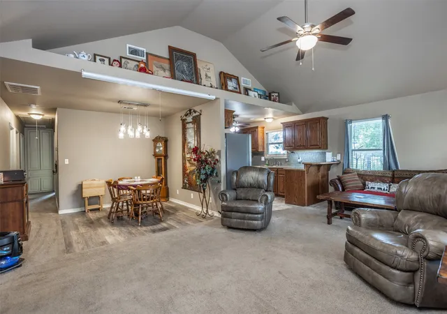 Photo 3 of Single family home for sale at 406 W Elm St, Collinsville, TX 76233 | MLS# 21250104 | Listing updated on 2026-08-28