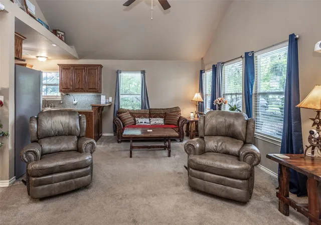Homes for sale in Collinsville, TX | 406 W Elm St, Collinsville, TX 76233 | MLS# 21250104
