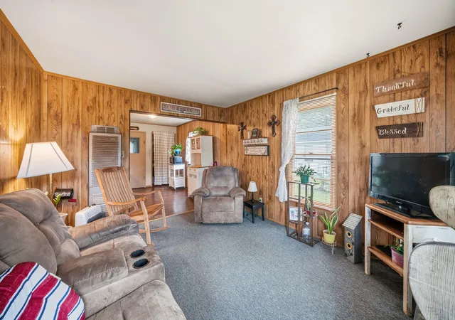Photo 4 of Sale Pending at 909 S Carlton St, Ennis, TX 75119 | MLS# 21249658 | Listing updated on 2026-07-14