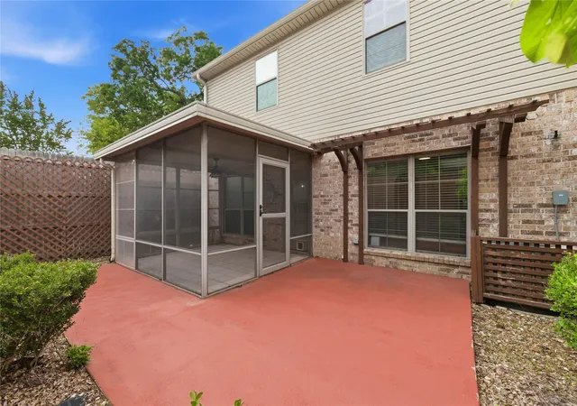 Homes for sale in Irving, TX | 4263 Towne Lake Ct, Irving, TX 75061 | MLS# 21249501