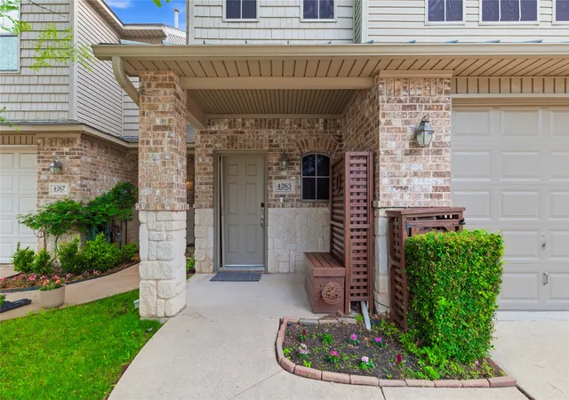 Homes for sale in Irving, TX | 4263 Towne Lake Ct, Irving, TX 75061 | MLS# 21249501