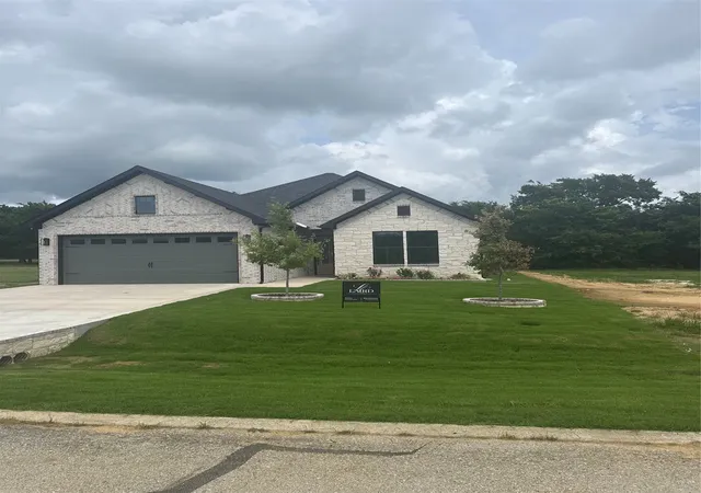Homes for sale in Gordonville, TX | 508 La Paloma Cir, Gordonville, TX 76245 | MLS# 21249676