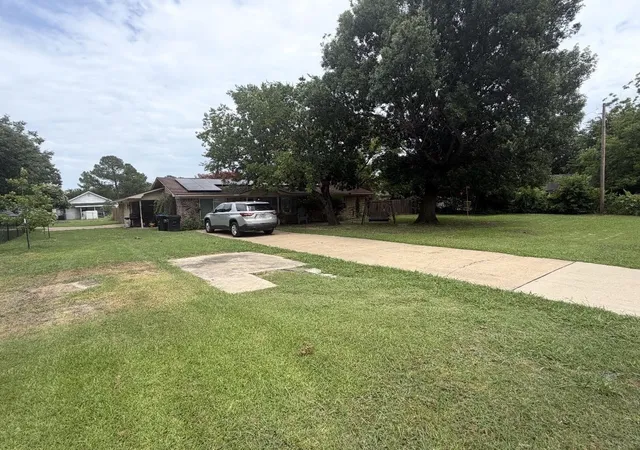 Photo 2 of Single family home for sale at 305 S 1st St, Crandall, TX 75114 | MLS# 21250202 | Listing updated on 2026-07-22