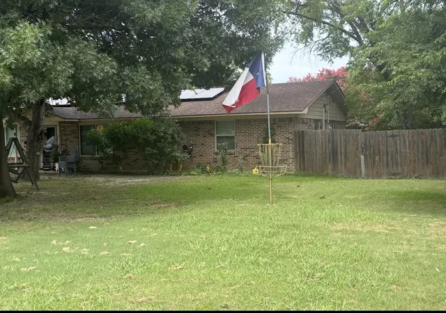 Photo 4 of Single family home for sale at 305 S 1St St, Crandall, TX 75114 | MLS# 21250202 | Listing updated on 2026-07-22