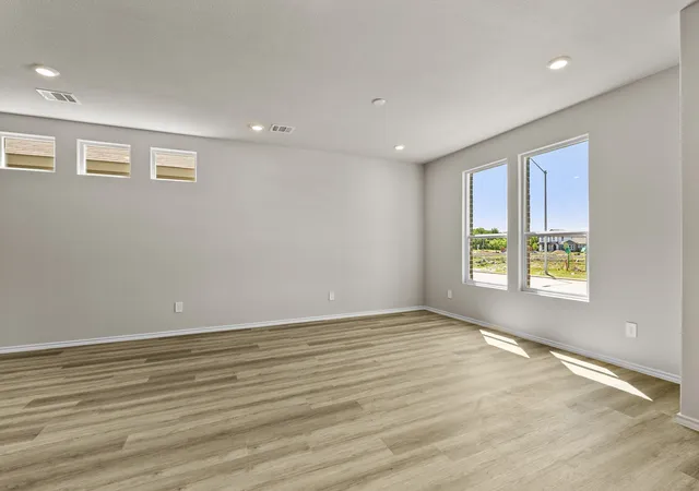 Photo 4 of Single family home for sale at 3109 Maple Orchard Ln, Fort Worth, TX 76140 | MLS# 21250235 | Listing updated on 2026-07-28