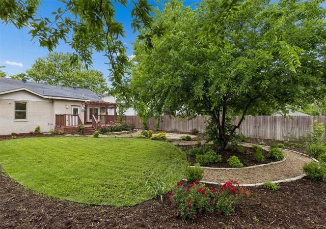 Photo 2 of Single family home for sale at 310 S Waverly Dr, Dallas, TX 75208 | MLS# 21248833 | Listing updated on 2026-08-31