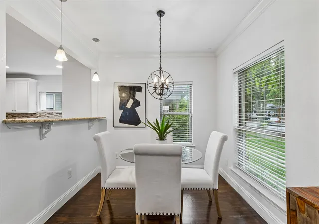 Photo 4 of Single family home for sale at 310 S Waverly Dr, Dallas, TX 75208 | MLS# 21248833 | Listing updated on 2026-08-31