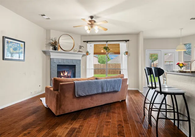 4th image of 2815 S Serrano, Grand Prairie, TX 75054 | MLS# 21249990