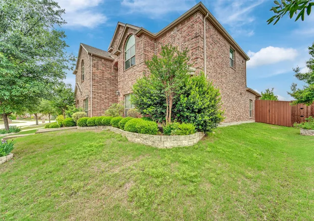 Photo 4 of Single family home for sale at 2130 Nocona Dr, Prosper, TX 75078 | MLS# 21242145 | Listing updated on 2026-09-21