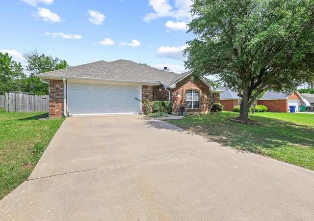 Homes for sale in Pottsboro, TX | 210 Bryant St, Pottsboro, TX 75076 | MLS# 21249739