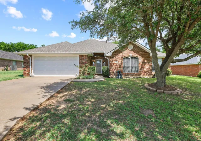 Homes for sale in Pottsboro, TX | 210 Bryant St, Pottsboro, TX 75076 | MLS# 21249739