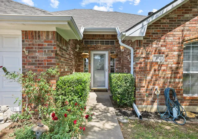 Homes for sale in Pottsboro, TX | 210 Bryant St, Pottsboro, TX 75076 | MLS# 21249739