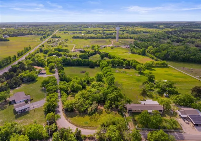 5th image of 145 Wild Rd, Van Alstyne, TX 75495 | MLS# 21232241