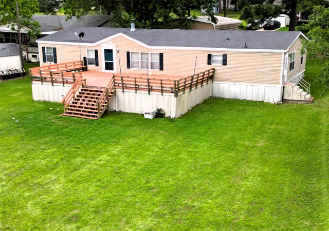 Photo 3 of Sale Pending at 204 Causeway Cvs, Kemp, TX 75143 | MLS# 21249564 | Listing updated on 2026-09-04