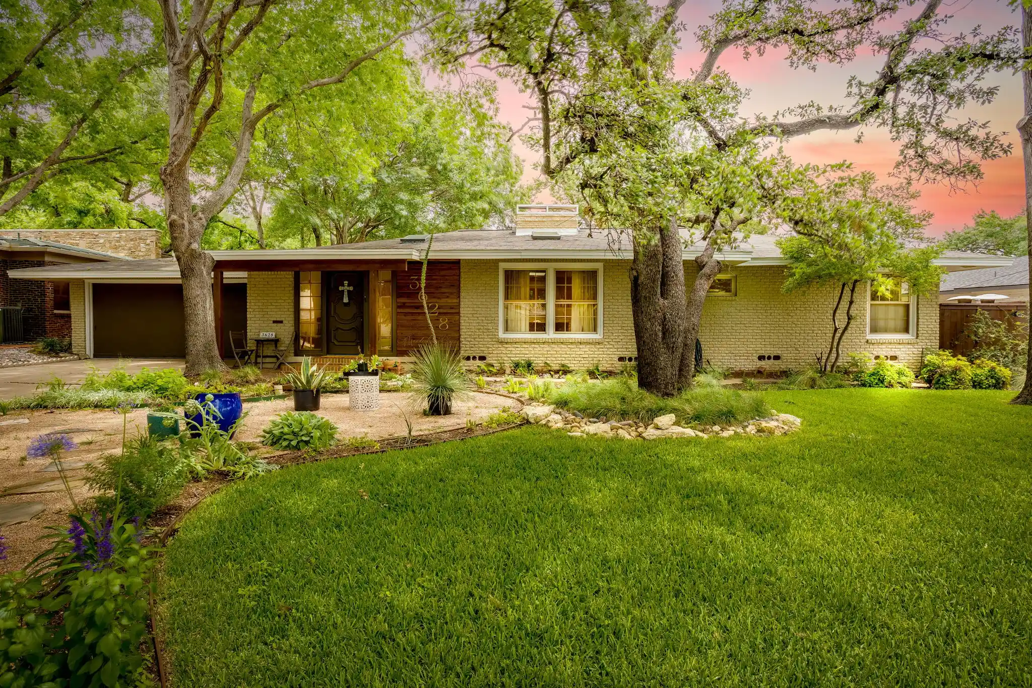 Photo 1 of Sale Pending at 3628 Manderly Pl, Fort Worth, TX 76109 | MLS# 21249749 | Listing updated on 2026-10-26