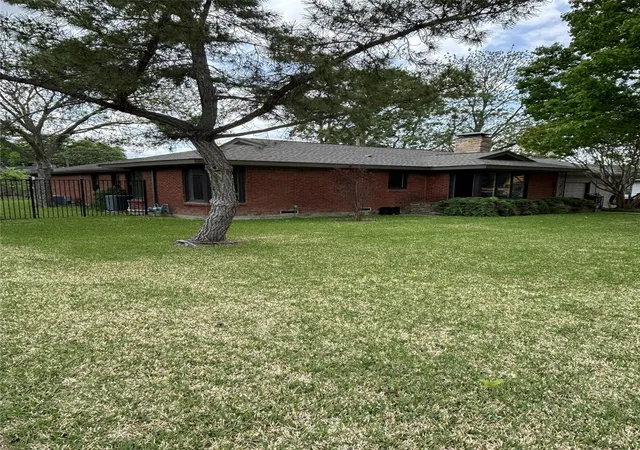 2nd image of 3875 Lambert Ave, Fort Worth, TX 76109 | MLS# 21249684