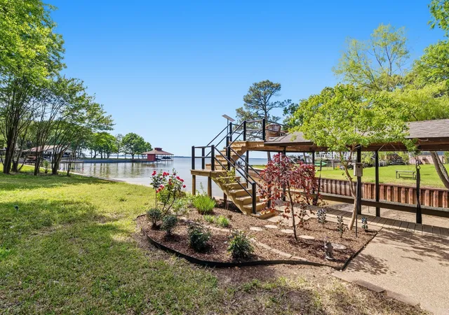 Photo 4 of Sale Pending at 114 Trails End St, Mabank, TX 75156 | MLS# 21244006 | Listing updated on 2026-07-11