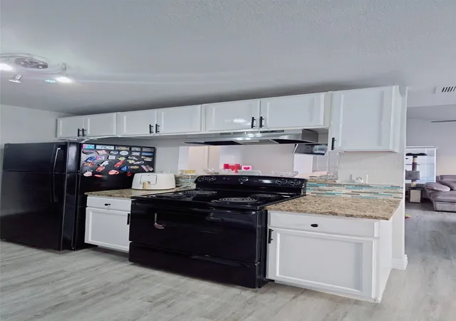Listing Photo 4 - Condo for sale in building located at 2240 Tarpley Rd, Carrollton, TX 75006 - Unit #134