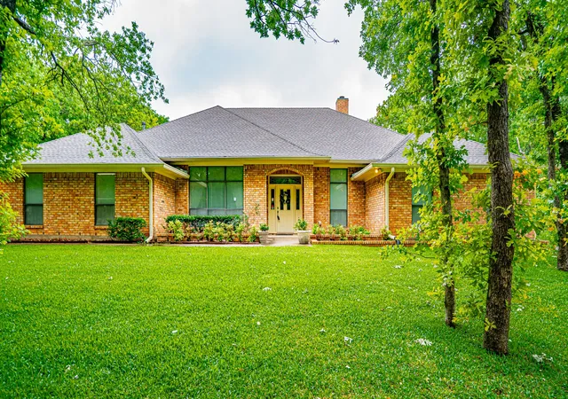 Photo 3 of Single family home for sale at 6520 Fall Creek Hwy, Granbury, TX 76049 | MLS# 21250060 | Listing updated on 2026-10-02